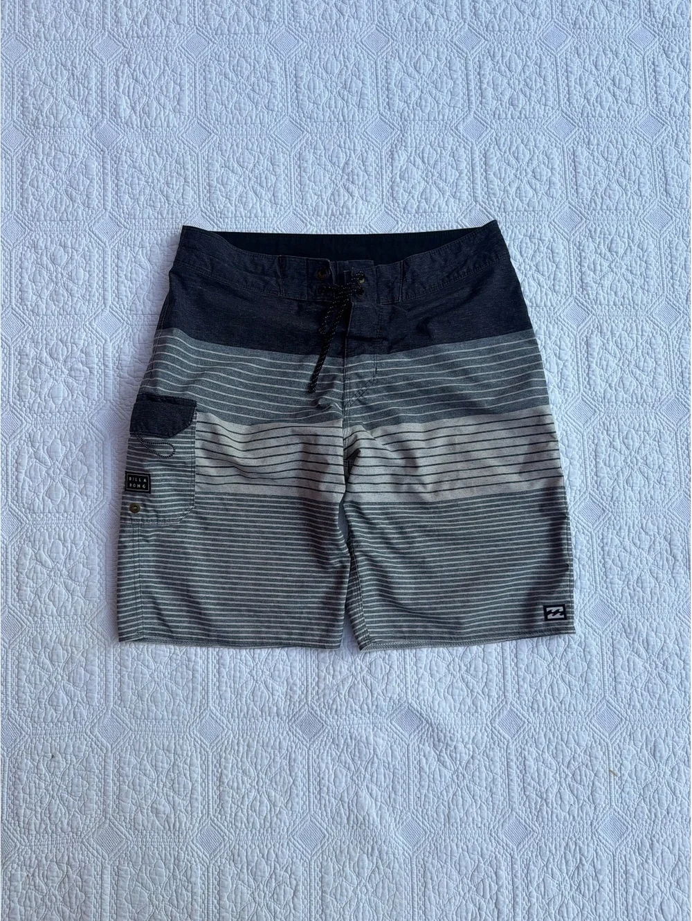 Y2K 2000s Billabong Men's Size 30 Black and Gray Striped Board Shorts